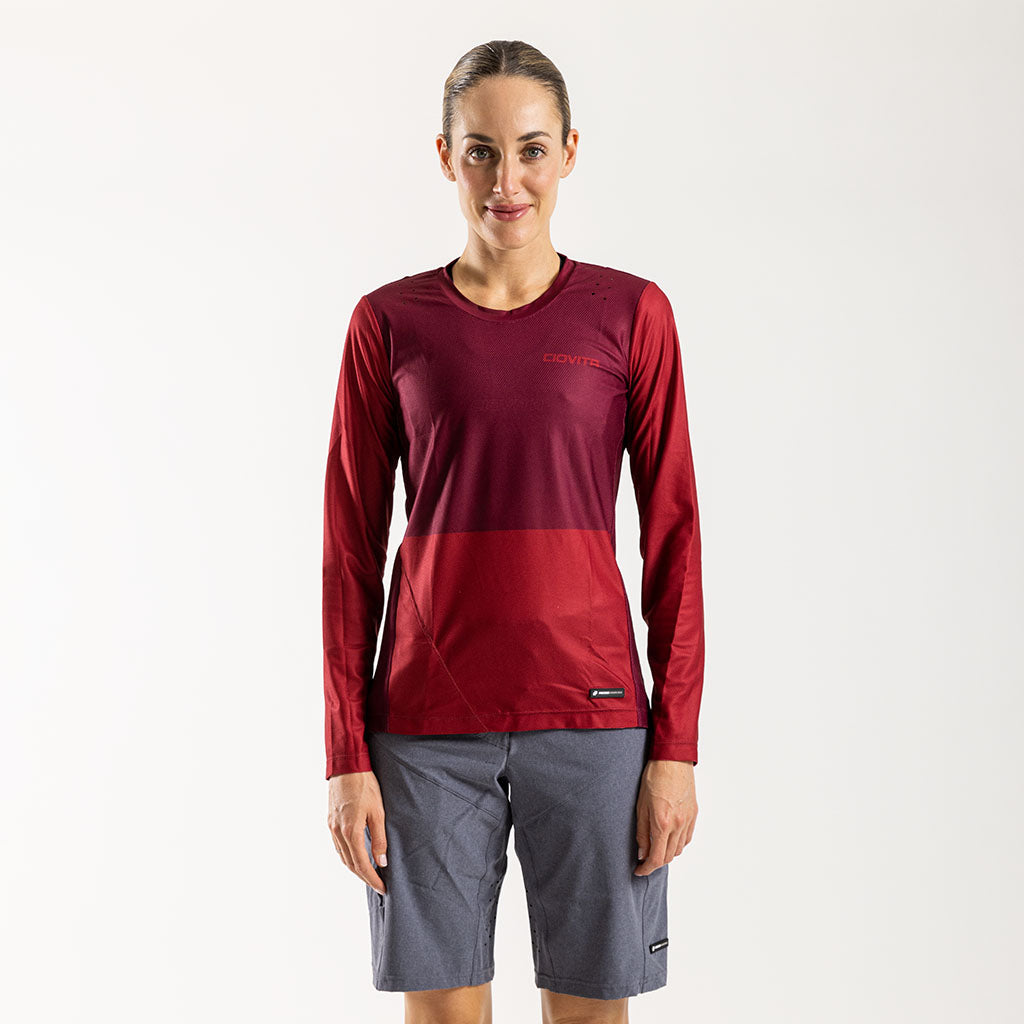 Women&#39;s AR Long Sleeve Trail Tee (Cherry)